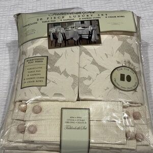 Brownstone Gallery Luxury 26-Piece Tablecloth Set in Cream